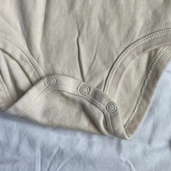 Carter’s My First Easter two piece set 9 months - Picture 3 of 10